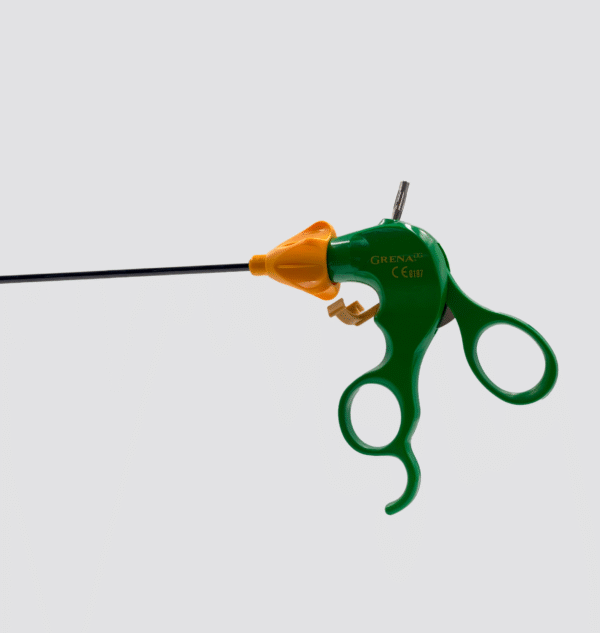 Grasper Traumático fenestrado endoscópico con ratchet desechable 5mm- Grena Ltd.